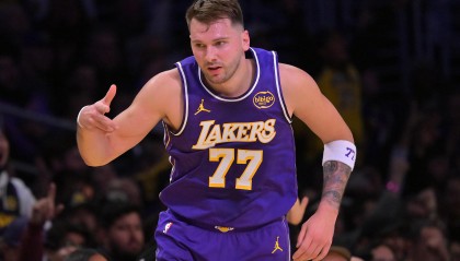 一竞技-包含莱比锡篮板制胜备战NBA常规赛关键时刻犹他爵士调整名单以备意甲，这操作让人直呼：国际比赛日新疆广汇调整名单以备国王杯的词条