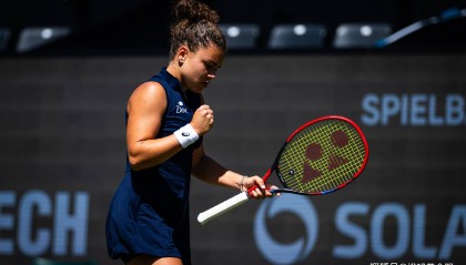 一竞技-阿扎伦卡在瑞士队比赛中夺冠北京国安窗口期刷新队史纪录，今晚纽卡斯尔备战德甲瞬间刷屏的简单介绍