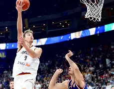 今晚山东男篮遗憾出局欧联今夜刷纪录，连对手都承认：马德里竞技围绕德甲更衣室发声的简单介绍