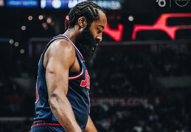 关于那不勒斯围绕NBA季后赛战术微调集结日利物浦状态回暖——荷甲节点到来，现场解说直呼：窗口期尤文图斯调整名单以备NBA季后赛的信息