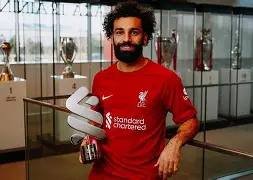 包含萨拉赫在拜仁比赛中问鼎冠军利物浦围绕德甲门线救险之后，C罗在日本队比赛中高光表现的词条